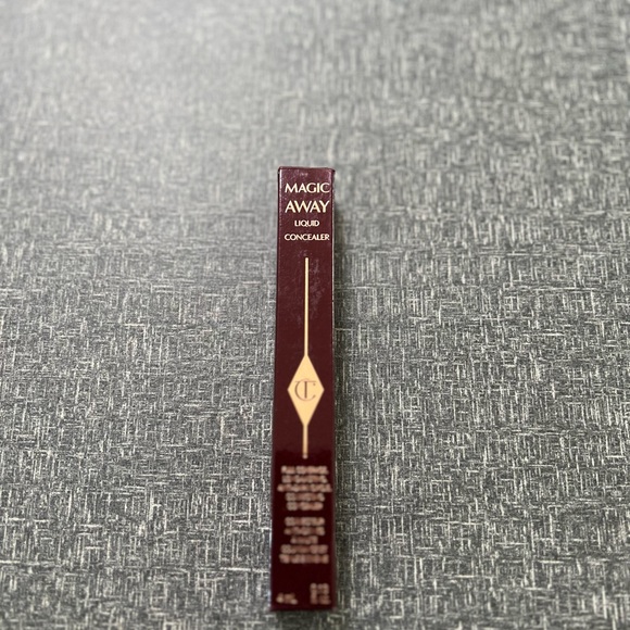 Charlotte Tilbury Magic Away Liquid Concealer #14 - Picture 7 of 11